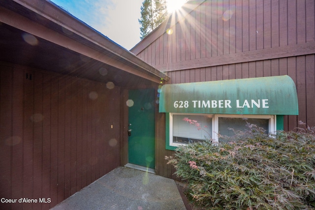 628 E Timber Ln, Coeur Dalene, ID 83815 - view of exterior entry