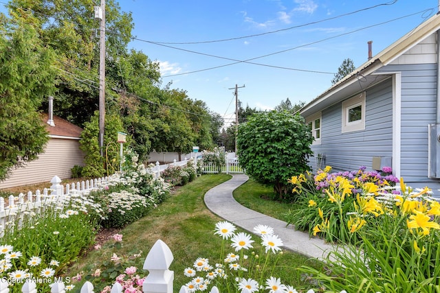 105 E Miller Ave, Coeur Dalene, ID 83814 - view of yard