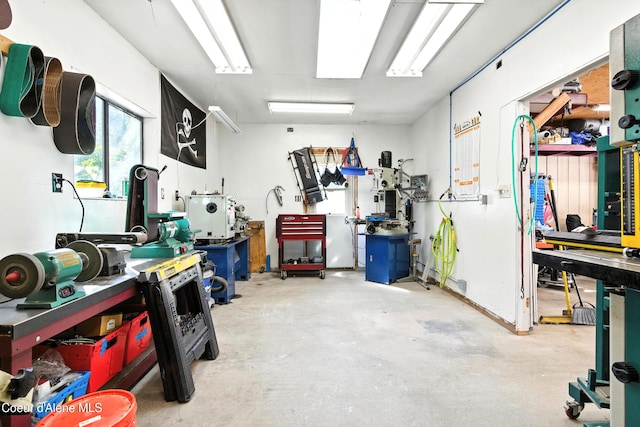 1655 Gun Club Rd, Sagle, ID 83860 - garage with a workshop area