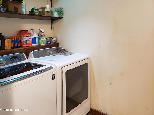 701 N Pine St, Clark Fork, ID 83811 - laundry room with washing machine and clothes dryer