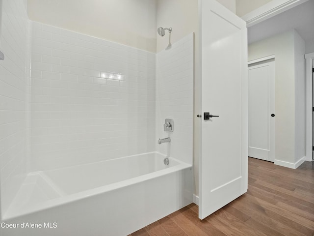 995 E Railroad Ave, Post Falls, ID 83854 - full bathroom with wood finished floors and shower / bath combination