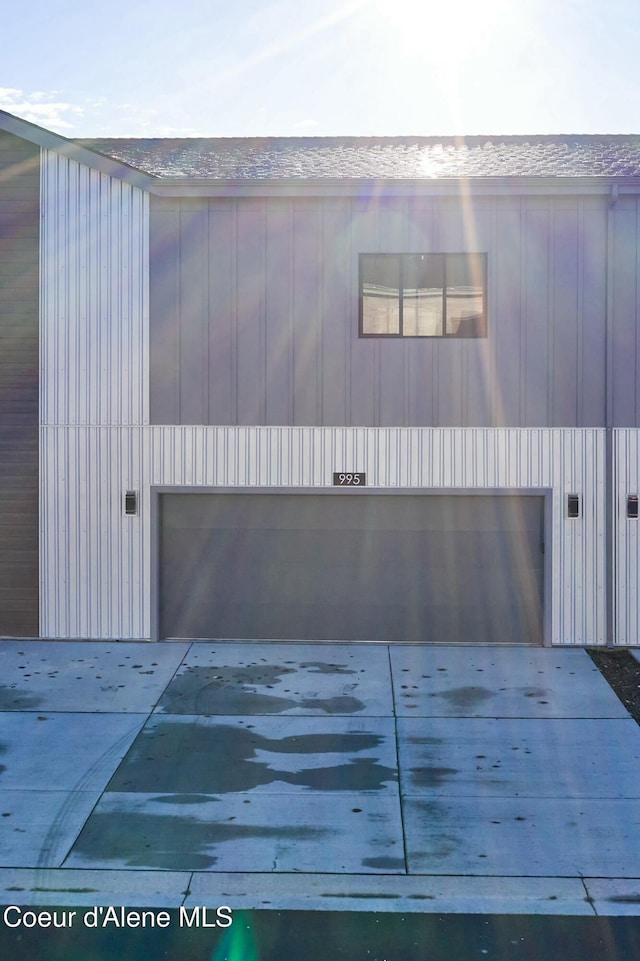 995 E Railroad Ave, Post Falls, ID 83854 - view of front of house with concrete driveway