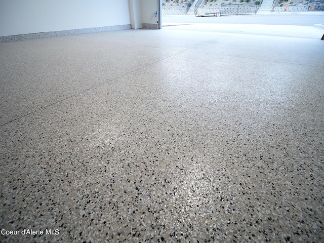 962 E Railroad Ave, Post Falls, ID 83854 - empty room with speckled floor