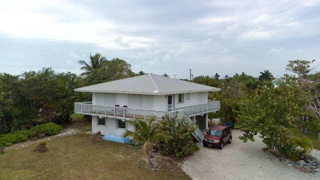 exterior space featuring a balcony