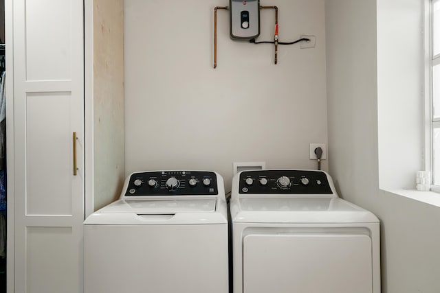 125 Harbor Dr, Key Largo, FL 33037 - washroom featuring washing machine and clothes dryer
