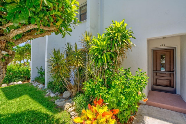 601 W Ocean Dr Unit 414D, Key Colony, FL 33051 - entrance to property featuring stucco siding