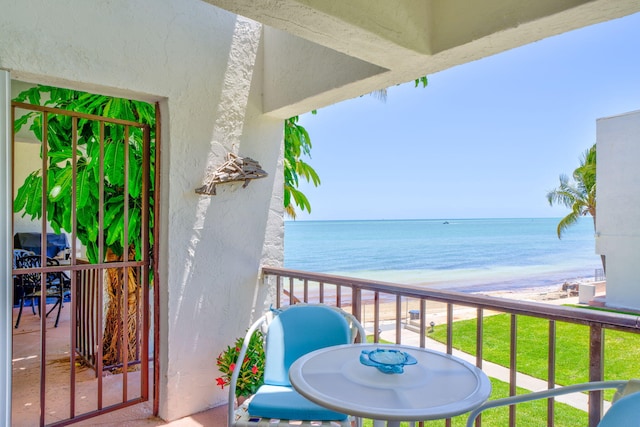 601 W Ocean Dr Unit 414D, Key Colony, FL 33051 - balcony with view of water and beach