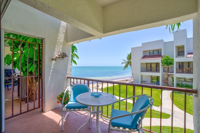 601 W Ocean Dr Unit 414D, Key Colony, FL 33051 - balcony featuring view of water and beach