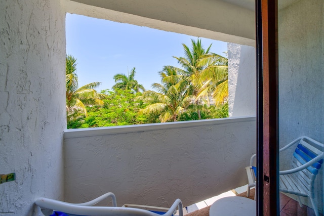 601 W Ocean Dr Unit 414D, Key Colony, FL 33051 - view of balcony