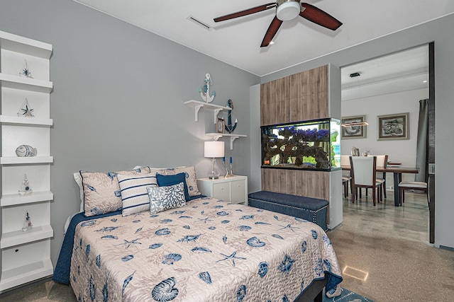 bedroom with ceiling fan