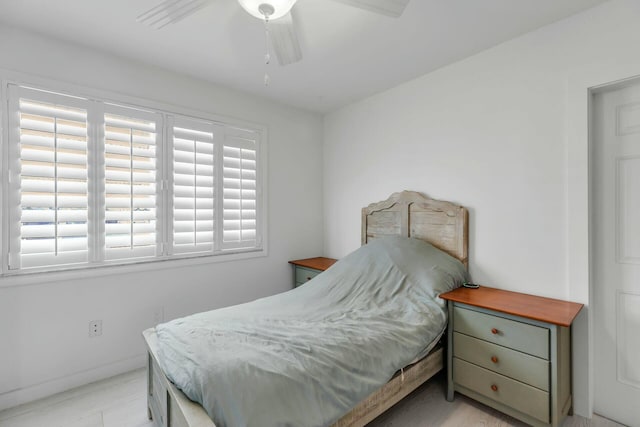 bedroom with ceiling fan