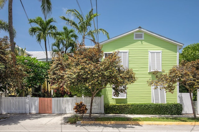 1500 Seminary St Unit 5A, Key West, FL 33040 - view of front facade with a gate