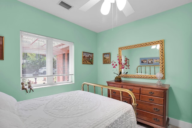 bedroom featuring ceiling fan