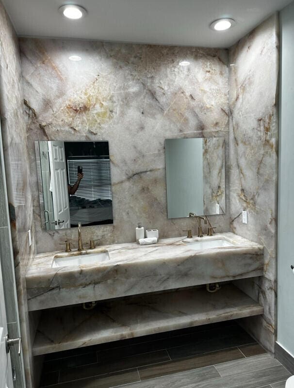 bathroom with vanity