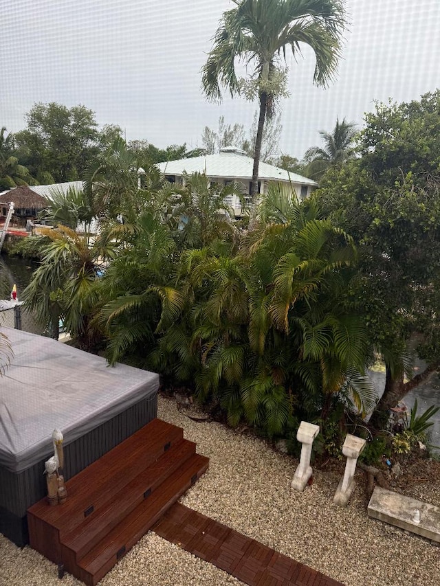 1672 Pandorea Ln, Big Pine, FL 33043 - view of yard with a hot tub