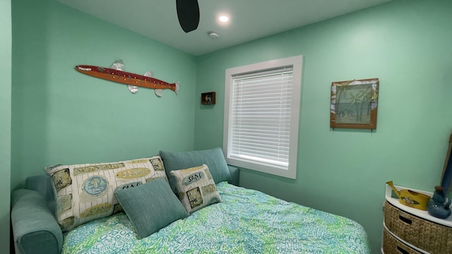 bedroom with ceiling fan