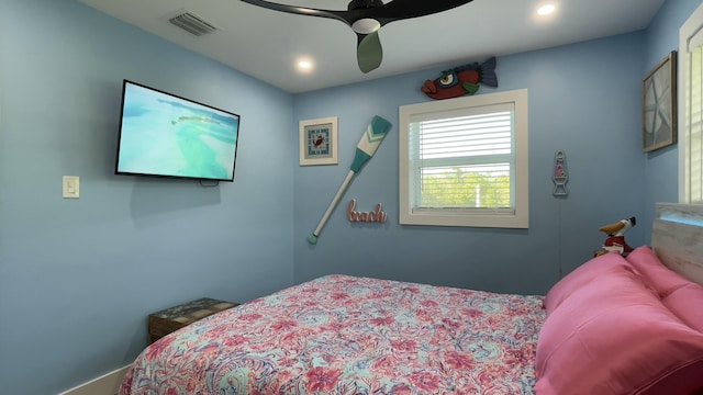 bedroom with ceiling fan