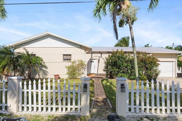 view of front of house featuring a garage