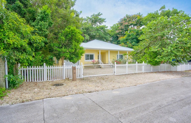 view of front of property