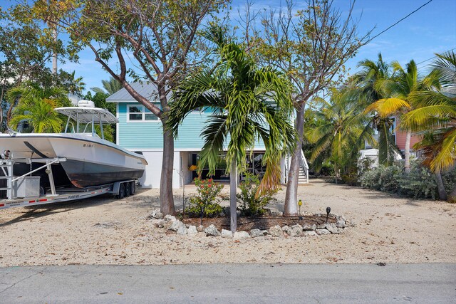 view of front of house featuring a carport