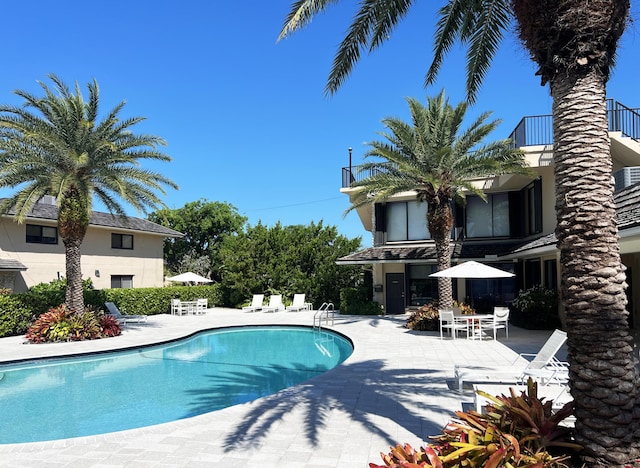 96000 Overseas Hwy Unit X54, Key Largo, FL 33037 - swimming pool with a patio area