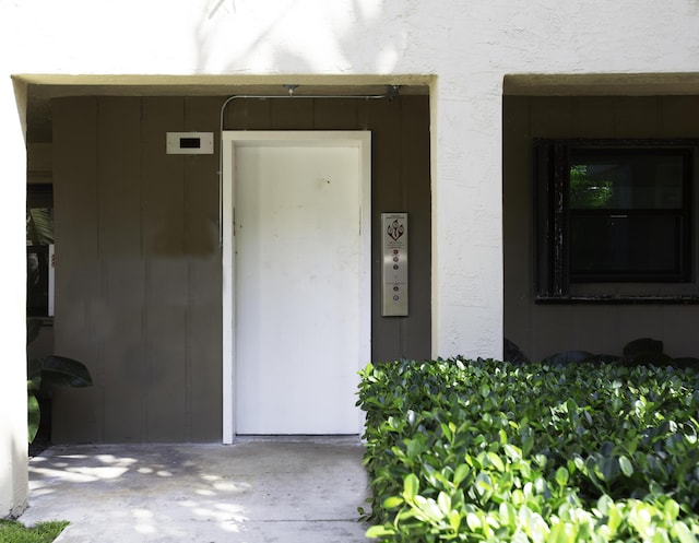 96000 Overseas Hwy Unit X54, Key Largo, FL 33037 - entrance to property with stucco siding