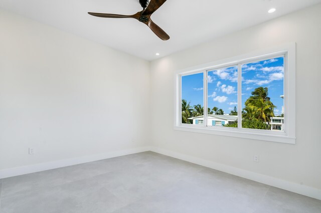 empty room featuring ceiling fan