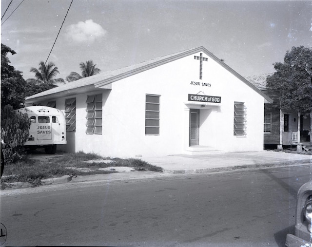 view of front of home