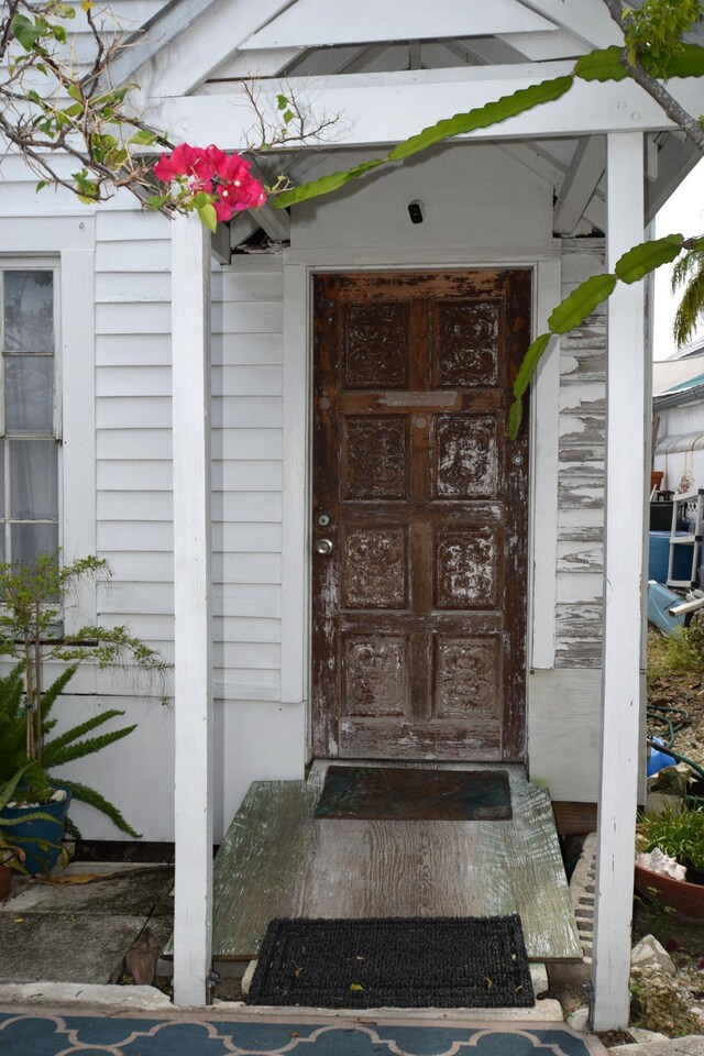view of property entrance