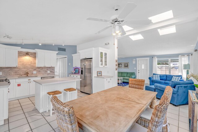 view of patio featuring ceiling fan and an outdoor hangout area