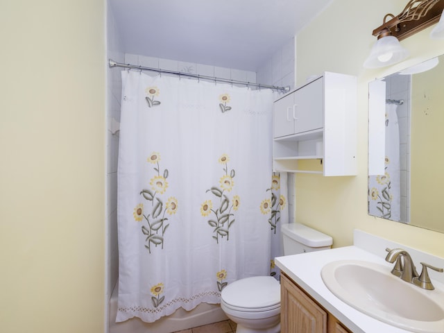 full bathroom featuring shower / bath combination with curtain, toilet, and vanity