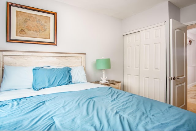 bedroom with a closet