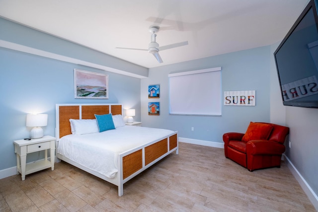 bedroom with ceiling fan