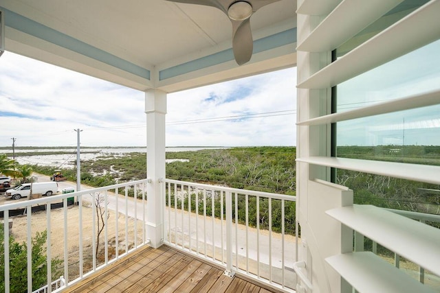 balcony with ceiling fan