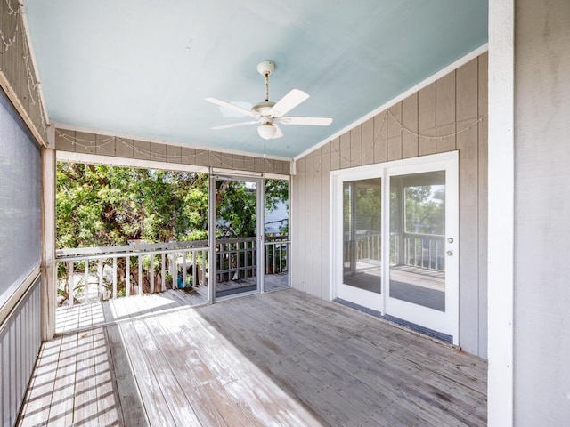 deck with ceiling fan