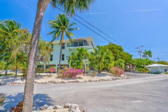12690 Overseas Hwy Unit 52, Marathon, FL 33050 - view of front of property featuring stucco siding and a balcony