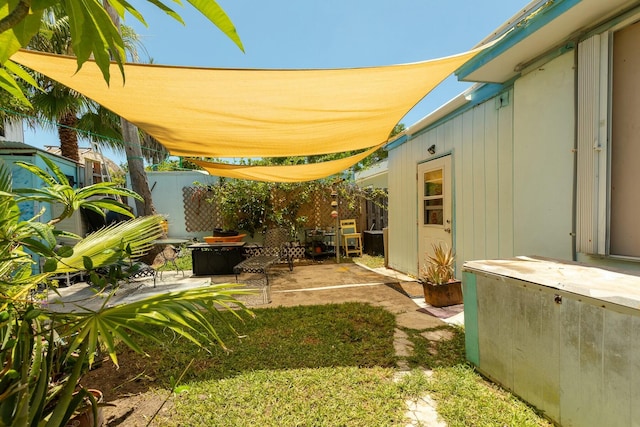 1302 11th St, Key West, FL 33040 - view of yard with a patio