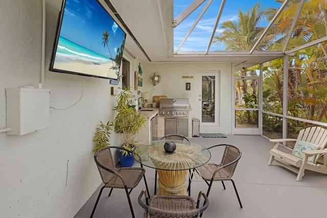 sunroom / solarium with sink