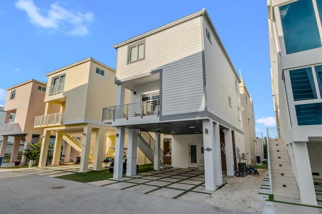 view of front facade with a carport