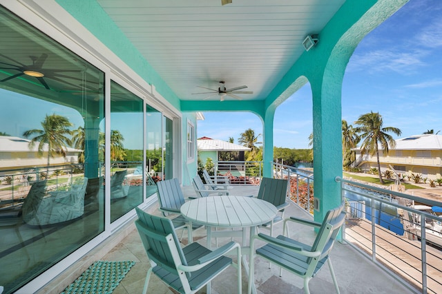 balcony featuring ceiling fan