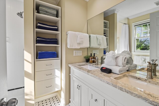 11 Kestral Way, Key West, FL 33040 - bathroom with vanity and a shower with curtain