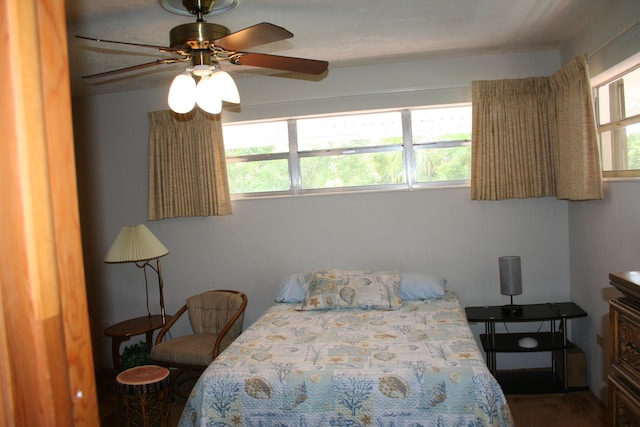 bedroom with ceiling fan