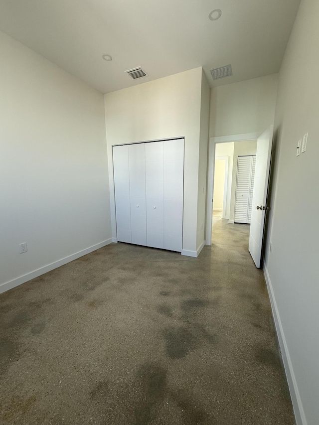 unfurnished bedroom featuring a closet