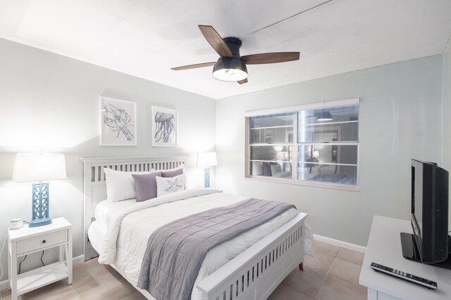 bedroom with ceiling fan