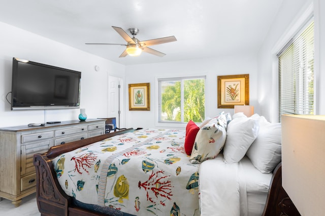 bedroom with ceiling fan