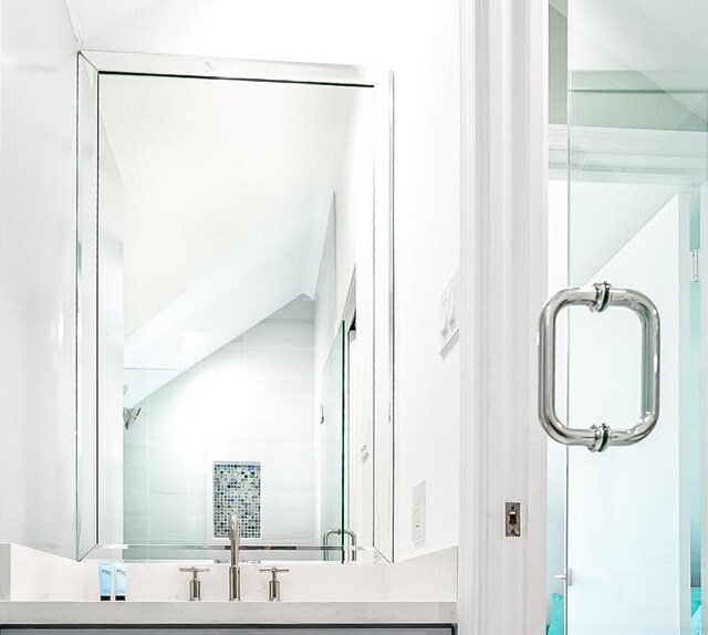 bathroom featuring sink