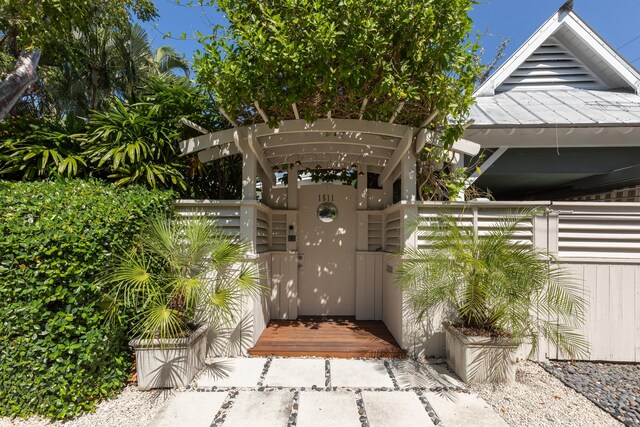 1511 S Street, Key West, FL 33040 - view of gate