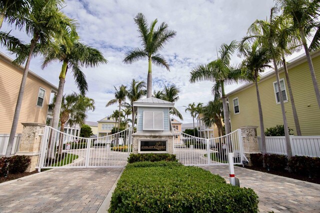 144 Anglers Way, Islamorada, FL 33036 - surrounding community featuring a gate