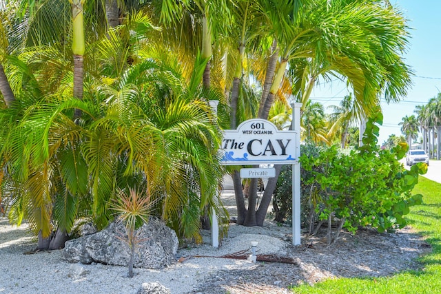 view of community / neighborhood sign