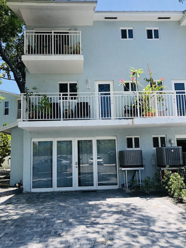 1500 Ocean Bay Dr Unit H12, Key Largo, FL 33037 - view of property featuring central AC unit